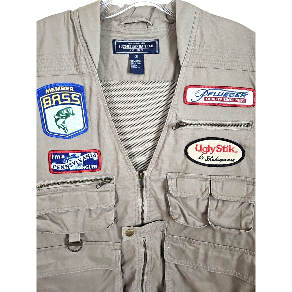 Susquehanna trail fishing vest Mens Sz Small w/ patches Catfish Bass Walleye